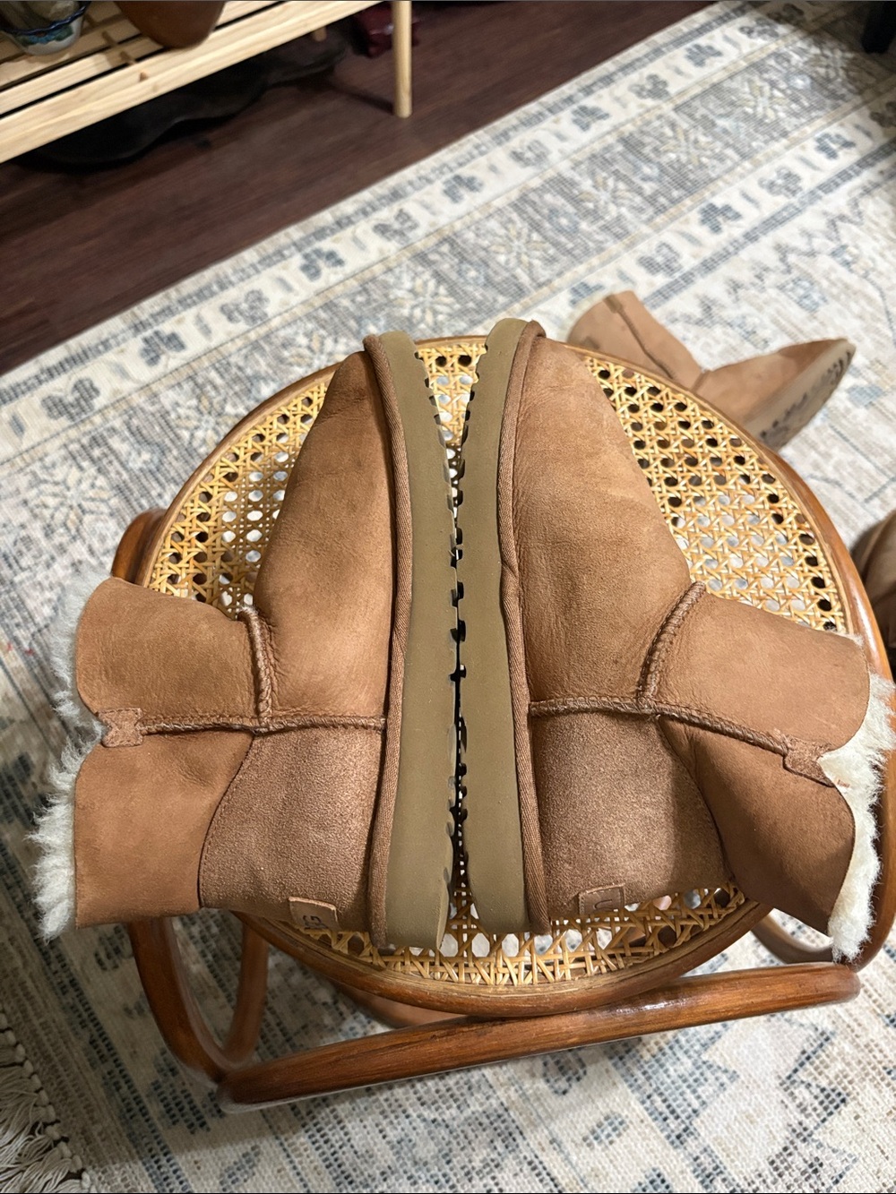 Ugg boots. Size 8 - Picture 3 of 7